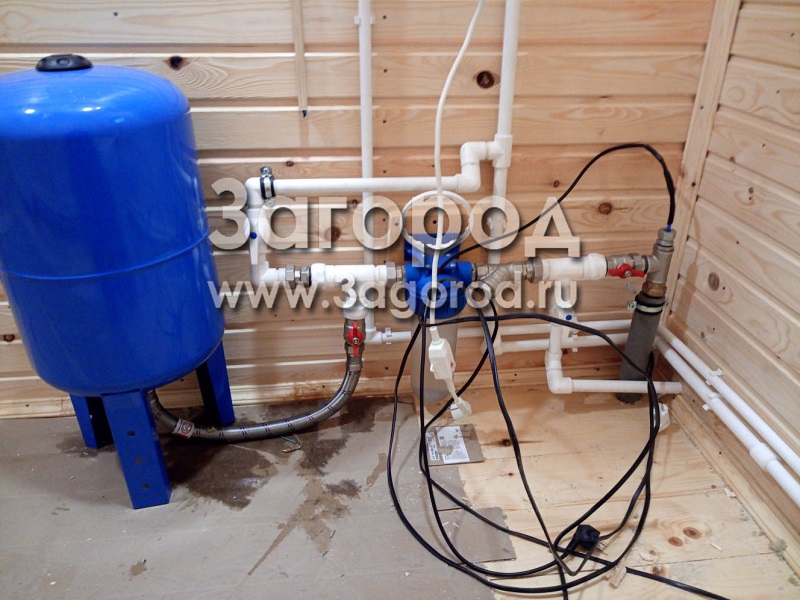 Прокладывание водопровода в частном доме и на даче